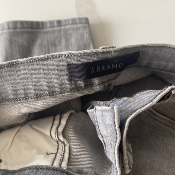Women’s J Brand  Grey Distressed jeans size 29 - Picture 3 of 4